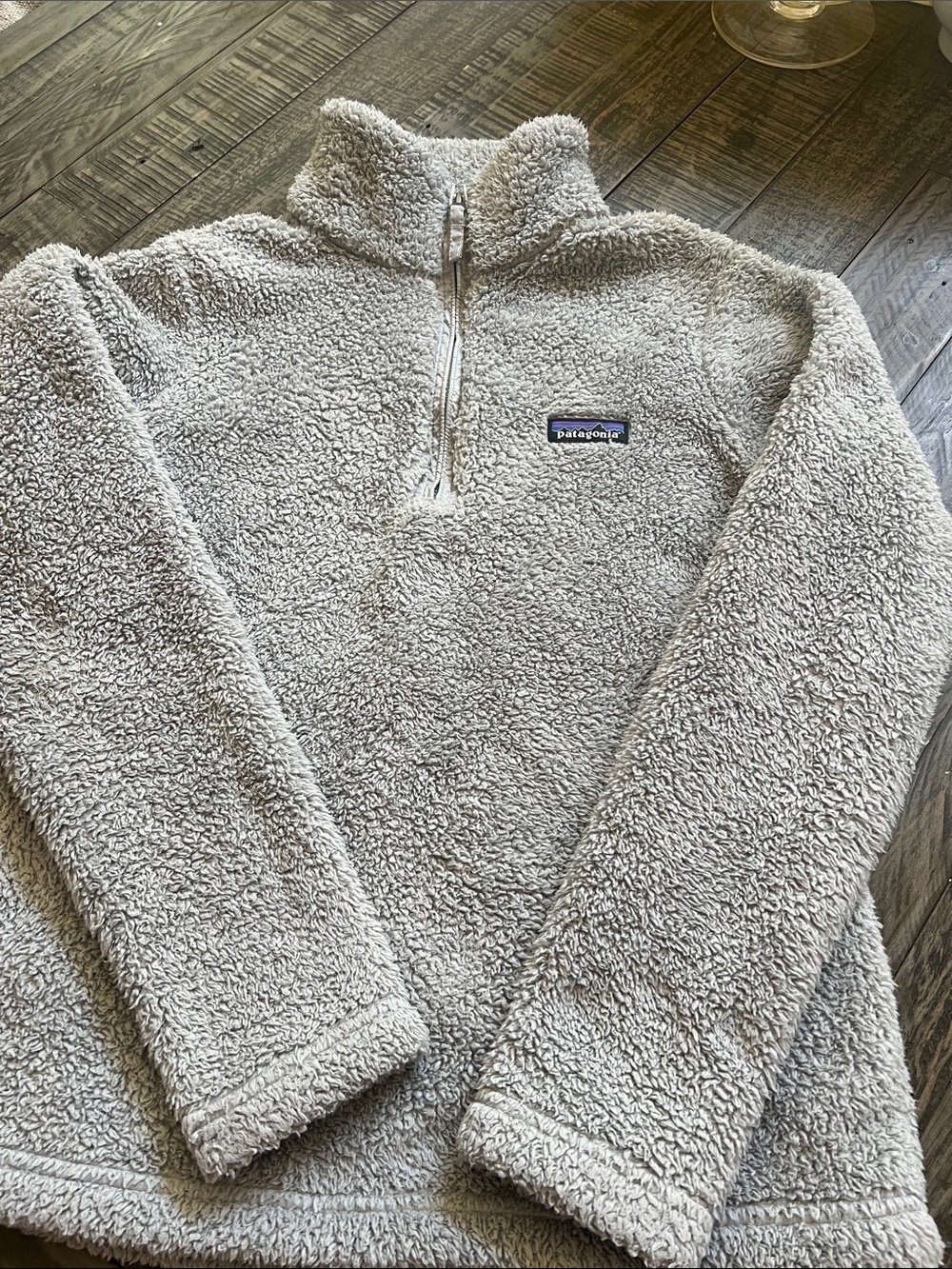 Patagonia Women's Light Gray Sherpa 1/4 Zip Pullover